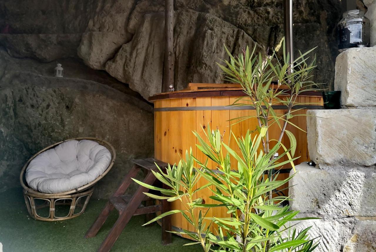 Lodge Kakukkfu Barlang-vendeghaz Noszvaj